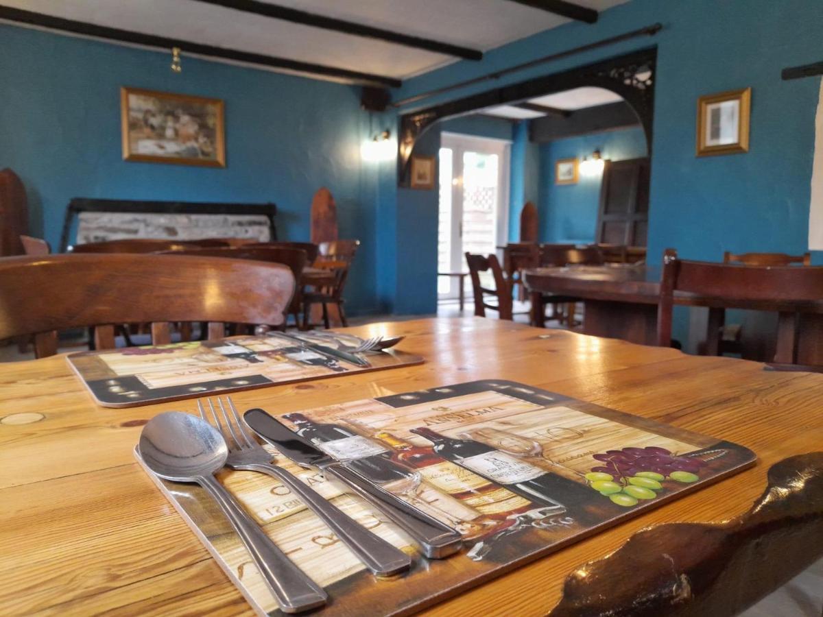 The Cottage Inn Llandeilo Bagian luar foto