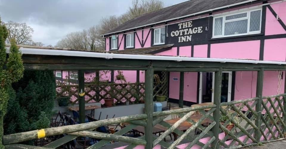 The Cottage Inn Llandeilo Bagian luar foto